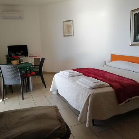 Bed and Breakfast La Nave Sul Mare Di Taormina Летоянні Екстер'єр фото